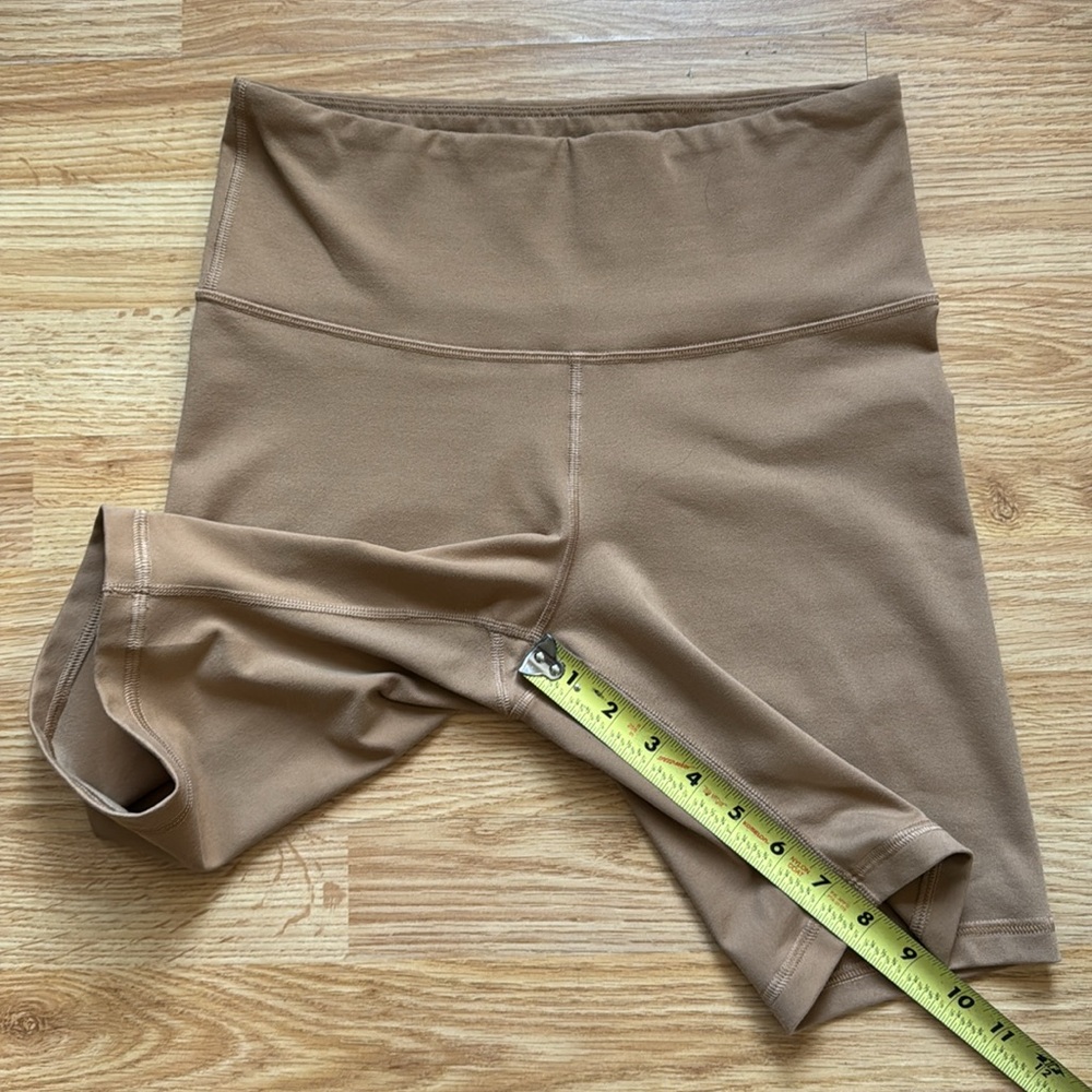 Old Navy Tan Bike Shorts 8” - size M - Picture 8 of 8